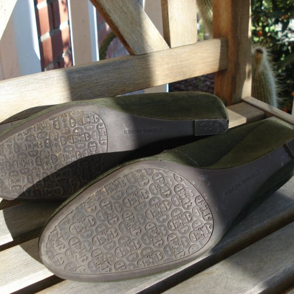ETIENNE AIGNER == Loden Green Suede Leather Wedges Sz. 10/ Box - Picture 4 of 13